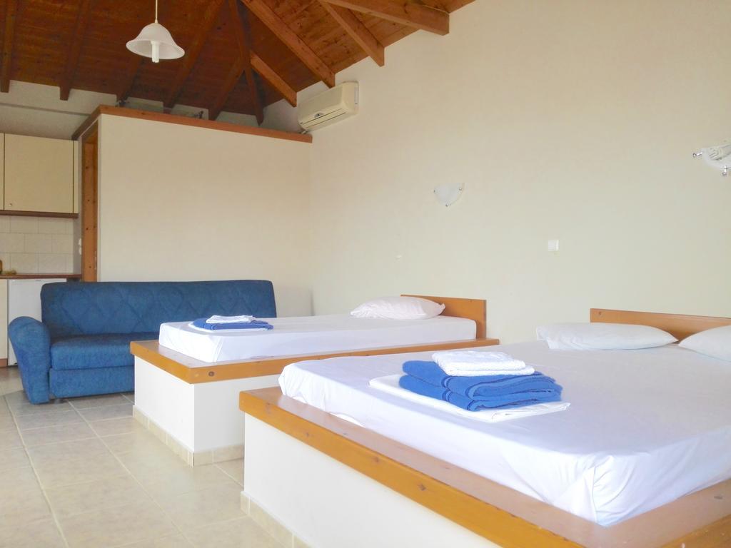 12 Gods Resort Pylos Room photo